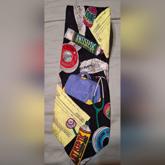 ADDICTION Necktie Tie Medical Dr Nurse 1st Responders 100% Silk First Aid - Picture 5 of 5